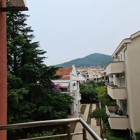 Lucky Place Adok